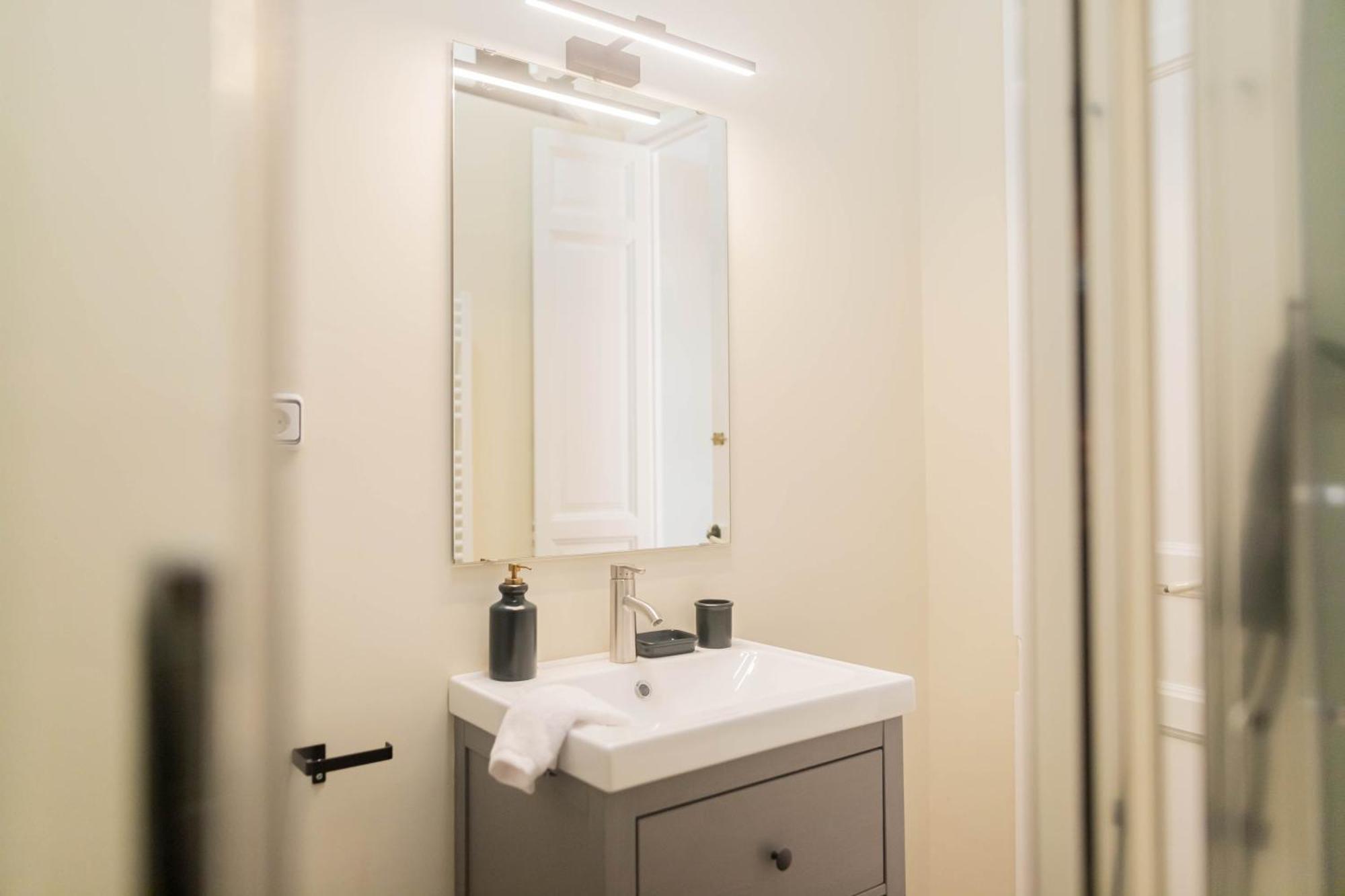 Aticco Living Gracia - Apartments Rooftop Барселона Екстериор снимка
